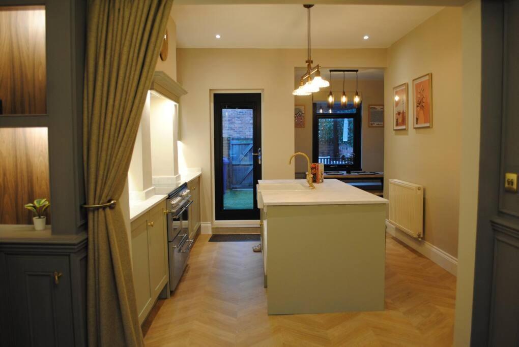 Cosy Renovated House In Warrington别墅 外观 照片