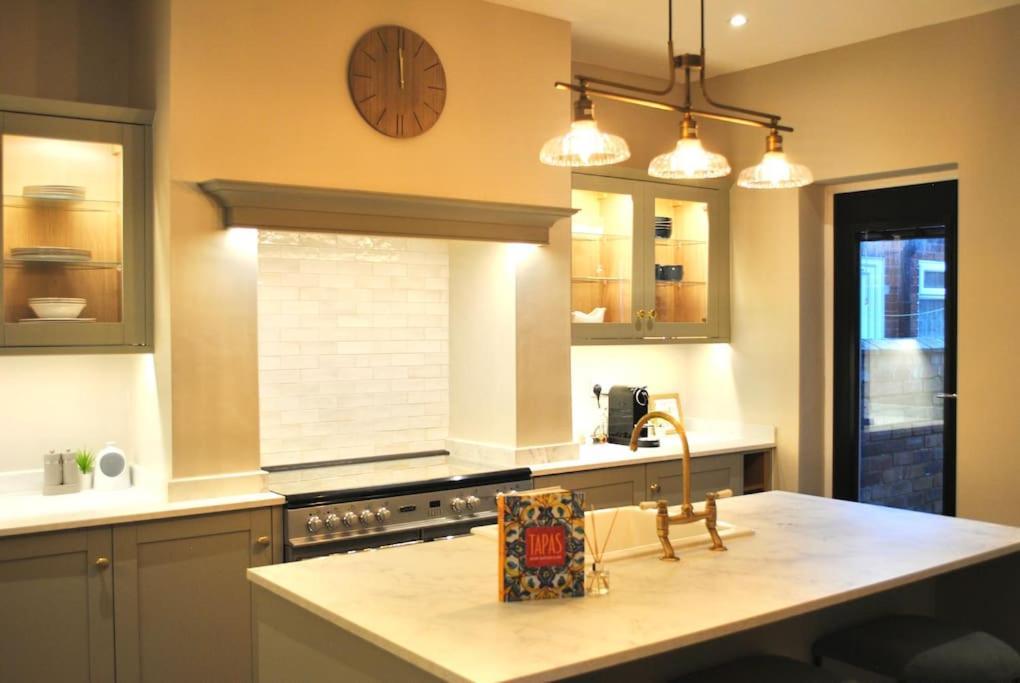 Cosy Renovated House In Warrington别墅 外观 照片